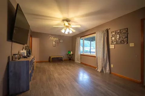 1112 E 39th Pl, Griffith, IN 46319 photo 6