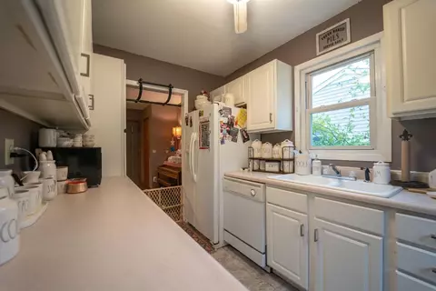 1112 E 39th Pl, Griffith, IN 46319 photo 3
