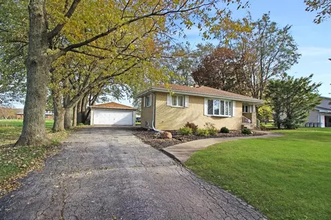 9021 Bryan St, Crown Point, IN 46307 photo 2