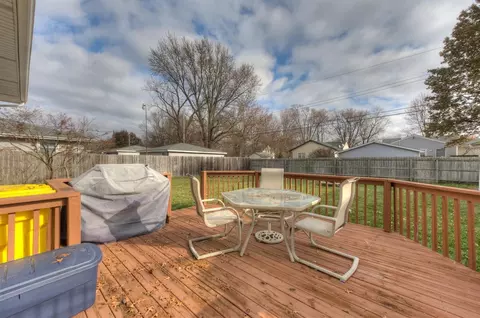 227 N Dwiggins St, Griffith, IN 46319 photo 6