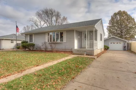 227 N Dwiggins St, Griffith, IN 46319 photo 1