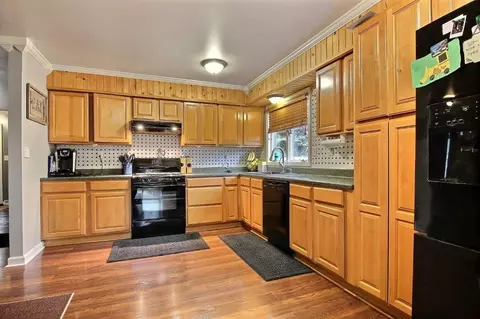 9626 Middlesex Rd, De Motte, IN 46310 photo 11
