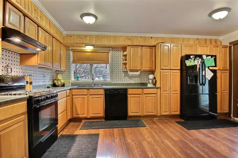 9626 Middlesex Rd, De Motte, IN 46310 photo 10