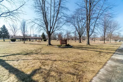 628 E Pine St, Griffith, IN 46319 photo 25