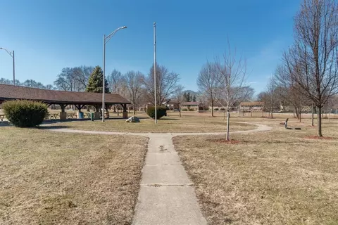 628 E Pine St, Griffith, IN 46319 photo 24