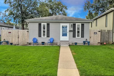 559 E Anderson St, Crown Point, IN 46307 photo 2