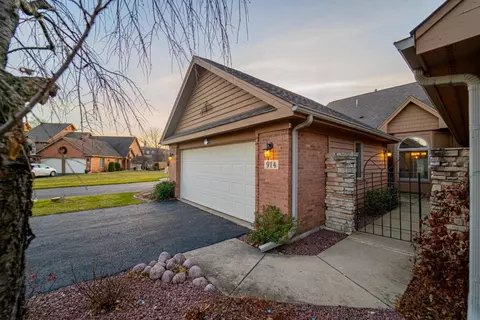 914 Cornwallis Ln, Munster, IN 46321 photo 2