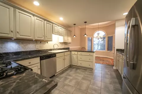 914 Cornwallis Ln, Munster, IN 46321 photo 6