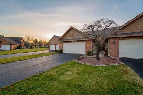 914 Cornwallis Ln, Munster, IN 46321 photo 25