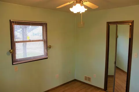 516 W Elm St, Griffith, IN 46319 photo 7