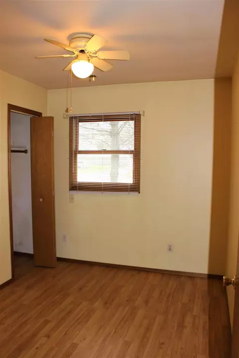 516 W Elm St, Griffith, IN 46319 photo 6