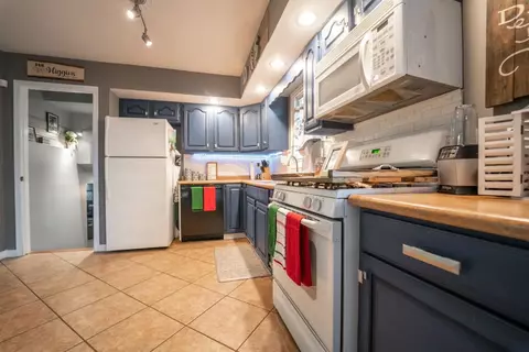 617 E Pine Pl, Griffith, IN 46319 photo 9