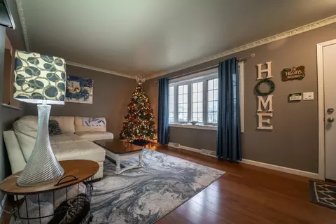 617 E Pine Pl, Griffith, IN 46319 photo 4