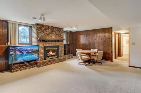 8435 Jackson Ct, Munster, IN 46321 photo 17