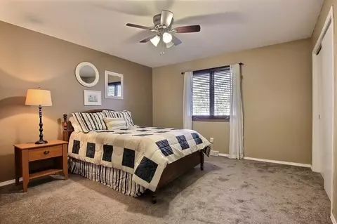 835 N Wiggs St, Griffith, IN 46319 photo 9