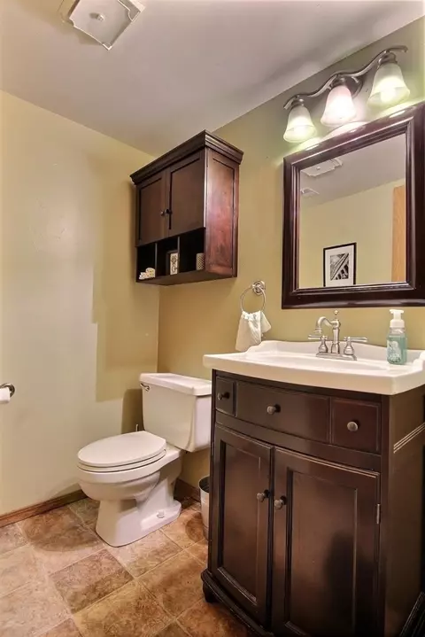 835 N Wiggs St, Griffith, IN 46319 photo 8