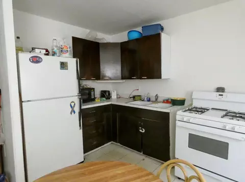 518 S Wayne St, Gary, IN 46403 photo 3