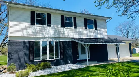3120 Devonshire Cir, Crown Point, IN 46307 photo 1