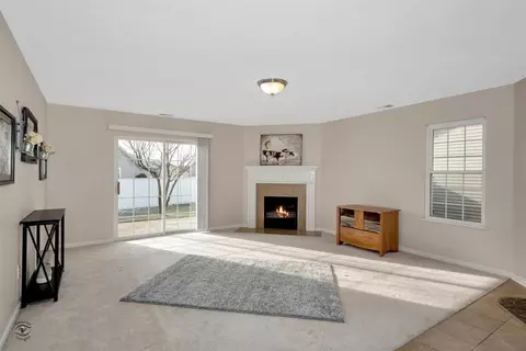 1811 E 105th Pl, Crown Point, IN 46307 photo 4