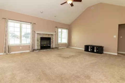 9761 Meadow Rose Ln, Saint John, IN 46373 photo 5