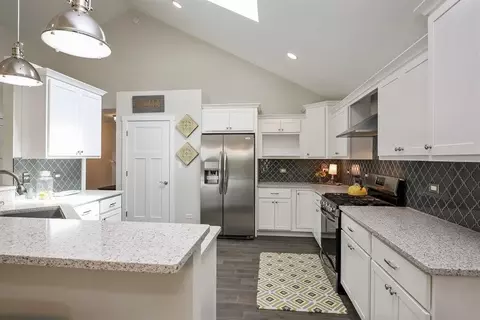 1021 Oak Grove Ct, Crown Point, IN 46307 photo 7