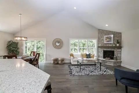 1021 Oak Grove Ct, Crown Point, IN 46307 photo 3