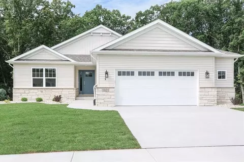 1021 Oak Grove Ct, Crown Point, IN 46307 photo 1