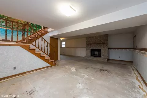 8993 Pineview Ln, Crown Point, IN 46307 photo 14