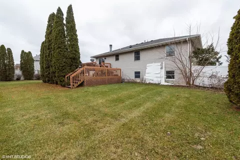 8993 Pineview Ln, Crown Point, IN 46307 photo 16