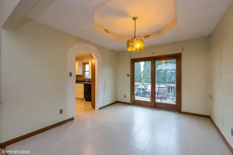 8993 Pineview Ln, Crown Point, IN 46307 photo 5