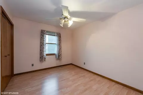 8993 Pineview Ln, Crown Point, IN 46307 photo 9