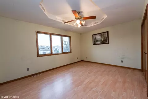 8993 Pineview Ln, Crown Point, IN 46307 photo 6