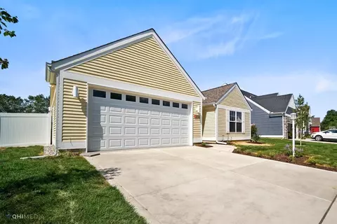 324 Carmody Dr, Chesterton, IN 46304 photo 2