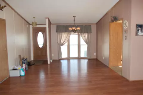 208 W Walnut St, Morocco, IN 47963 photo 3