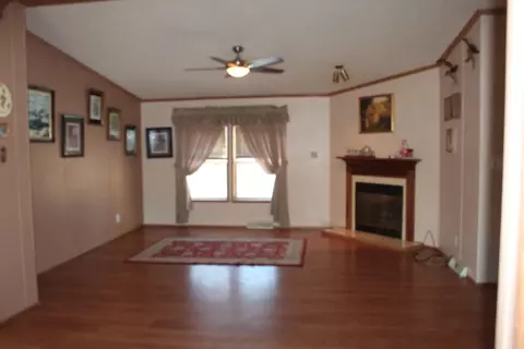 208 W Walnut St, Morocco, IN 47963 photo 4