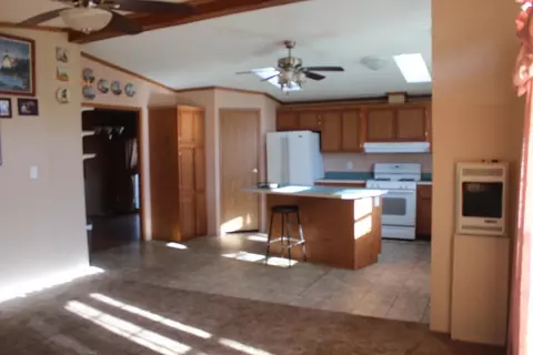 208 W Walnut St, Morocco, IN 47963 photo 7