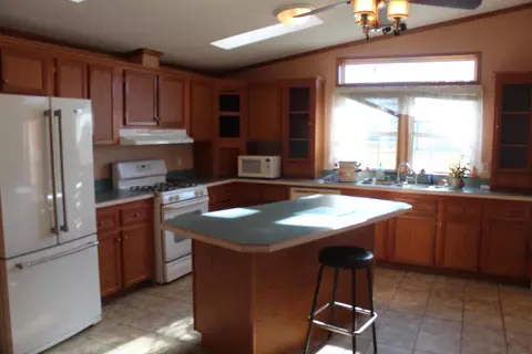 208 W Walnut St, Morocco, IN 47963 photo 5