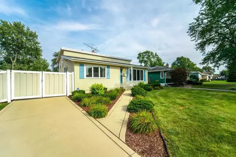 7941 Monroe Ave, Munster, IN 46321 photo 2