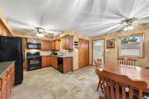 925 W Pine Pl, Griffith, IN 46319 photo 7