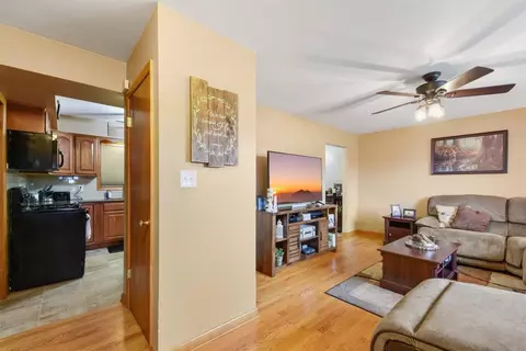 925 W Pine Pl, Griffith, IN 46319 photo 6