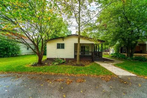 237 E South St, Wheatfield, IN 46392 photo 1