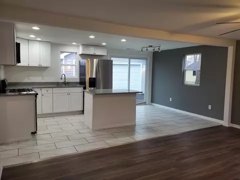 144 E Washington Ave, New Chicago, IN 46342 photo 4