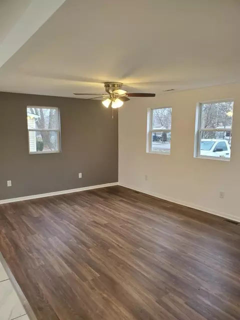 144 E Washington Ave, New Chicago, IN 46342 photo 2