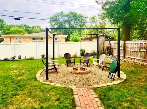 6927 Ash Ave, Gary, IN 46403 photo 2