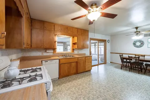 242 Carnation St, Dyer, IN 46311 photo 6