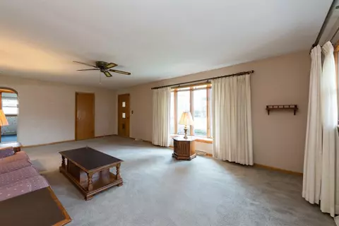 242 Carnation St, Dyer, IN 46311 photo 4