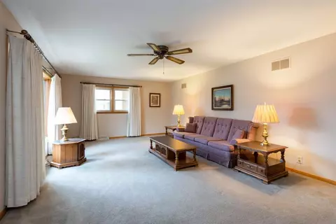 242 Carnation St, Dyer, IN 46311 photo 2