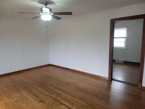 1008 N Dwiggins St, Griffith, IN 46319 photo 4