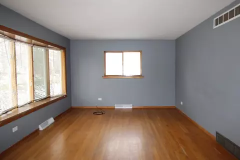211 N Colfax St, Griffith, IN 46319 photo 4
