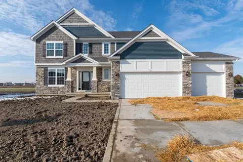 10228 Sentry Dr, Saint John, IN 46373 photo 1